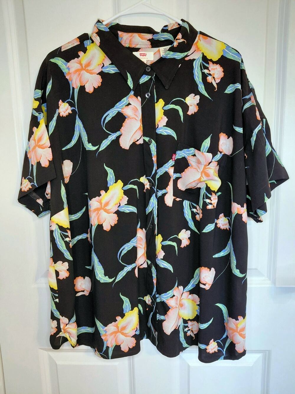 NWT Levi's Women's Plus 2X Floral Camp Resort Button Up Shirt Short Sleeve Black
